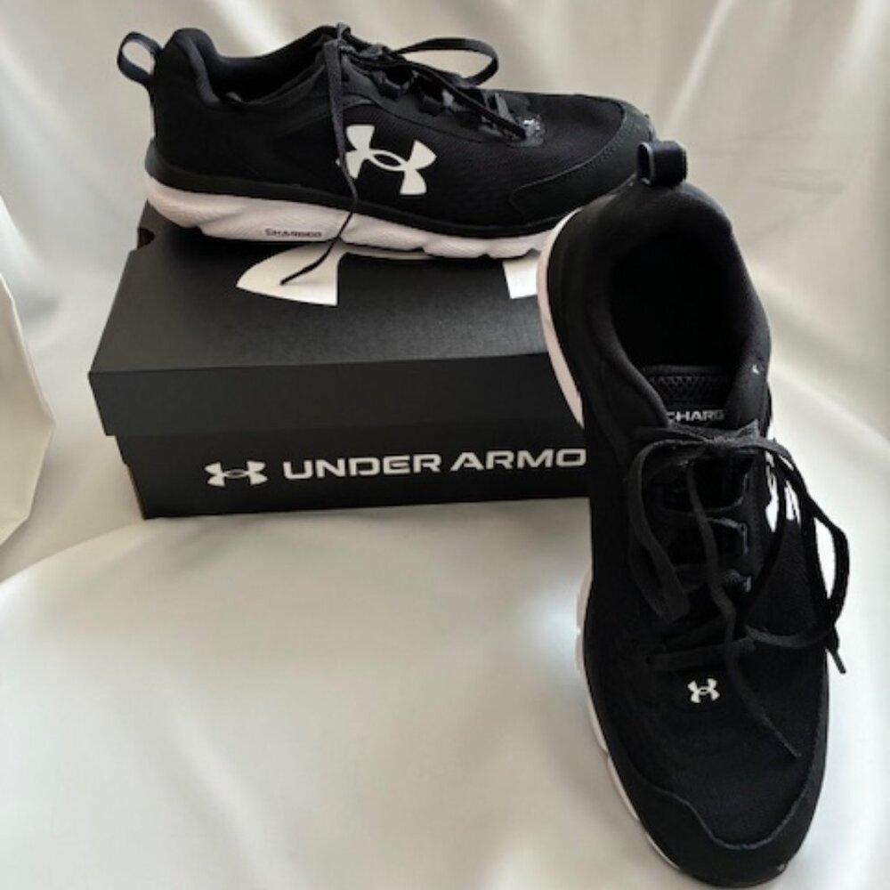 Under Armour Men's tennis shoes, black and white, original box, worn once